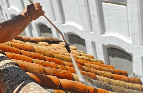 Nettoyage de toitures - Arc-et-Senans